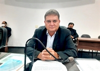 O presidente Serginho da Farmácia preside a sua última sessão com tendência de casa cheia em vista das homenagens. (Foto: Assessoria)