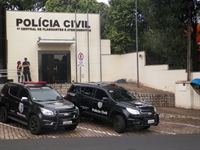 A Polícia Civil foi acionada para realizar exames e investigar o crime. O suspeito de realizar os disparos permanece foragido (Foto: Divulgação)