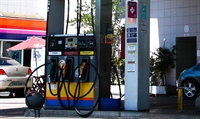 Com o recente reajuste no preço da gasolina de 18,57%, o etanol pode ser uma alternativa para o abastecimento (Foto: Rovena Rosa/Agência Brasil)