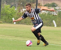 Matheus Destro, lateral-esquerdo da Votuporanguense que enfrenta o Olímpia (Foto: Rafael Nascimento/CAV)