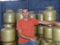 Diogo trabalha na distribuição de gás há 13 anos e conta que o aumento na cidade foi de 13% (Foto: Gabriele Reginaldo/A Cidade)