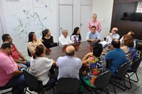 Prefeito assina termos para transferência de recursos a entidades (Foto: Divulgação/Prefeitura de Votuporanga) 