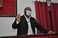 O vereador Thiago Gualberto é o autor do projeto que isenta os doadores de sangue da taxa de inscrição em concursos  (Foto: A Cidade)