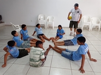 Entidade assiste 85 crianças e adolescentes atualmente; Núcleo de Responsabilidade Social e os cursos de Educação Física e Engenharia da Computação estão envolvidos com a associação  (Foto: Unifev)