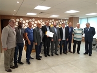 A comitiva foi recebida pelo presidente da entidade máxima do futebol paulista (Foto: Câmara Municipal)