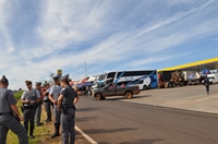 Na manhã desta quarta-feira (30), segundo os manifestantes que estavam no pátio do Parceirão, a Polícia Militar esteve no local (Foto: Gabriele Reginaldo/A Cidade)