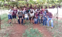 Recentemente, os alunos da 1ª série do Ensino Médio da escola realizaram sua primeira visita técnica; eles foram à propriedade da família Ikura (Foto: Prefeitura de Riolândia)