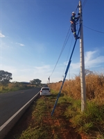 Equipes da Net Rubi instalaram mais de 3km de fibra ótica para levar internet de qualidade e gratuita para a Expo Show (Foto: Divulgação)