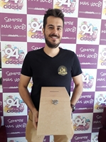 O sorteio foi realizado pelo gerente Renan Santos da Cervejaria Master (Foto: A Cidade)