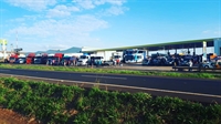 No pátio do local, segundo os trabalhadores, já tem cerca de 300 caminhões (Foto: Divulgação)