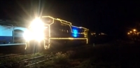 Locomotiva com decoração natalina faz homenagem a data e passou em Votuporanga no último domingo (06), encantando os moradores  (Foto: Reprodução/Redes Sociais)