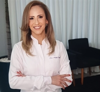 A fisioterapeuta Mirella Siqueira, da clínica Movifísio, dá dicas para o que fazer com diástase no pós-gravidez (Foto: Arquivo Pessoal)