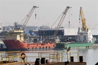 Atracação de navios no Caís do Porto do Rio de Janeiro, guindaste, container. (Foto: Reprodução/Tânia Rêgo/Agência Brasil/Diário da Região)