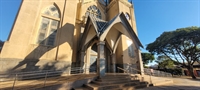 Trabalhador cai do teto da Igreja Matriz de Votuporanga