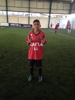 O meia Luiz Henrique, de 11 anos, passou nos testes  do Atlético-PR; jogador atuou no Campeonato Paulista (Foto: Divulgação)