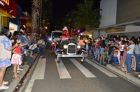 Os consumidores concorrerão a 10 vales-compras de R$300 que serão sorteados pela campanha “Natal em família ACV”, nesta quinta-feira (20/12), às 9h, em frente à Concha Acústica (Foto: Divulgação/ACV)