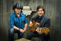 A dupla Chitãozinho e Xororó se apresenta neste sábado, às 22h30, no Centro de Eventos do Assary (Foto: Divulgação)