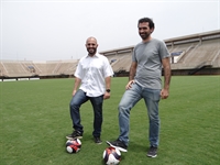 Técnico Rafael Guanaes e o analista de desempenho Rafael Calil conheceram a Arena Plínio Marin na manhã de ontem (Foto: Fábio Ferreira/ A Cidade)