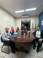 Em reunião realizada na tarde de ontem, diretores da Caixa anunciaram a nova superintendência do banco no município  (Foto: Prefeitura de Votuporanga) 