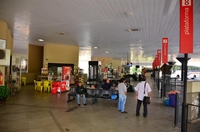 Na área de embarque, os usuários podem aguardar pelos embarques nas acomodações das longarinas. (Foto: Divulgação/Prefeitura de Votuporanga)
