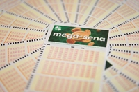 Mega-Sena pode pagar R$ 2,5 milhões neste sábado (22) — Foto: Marcelo Brandt/G1