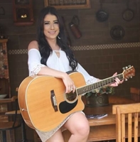 Lívia Freitas é uma das atrações no Baltazar Botequim neste domingo (Foto: Arquivo pessoal)