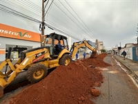 Equipes vão substituir adutora e ramais no trecho que abrange o cruzamento com a Rua Floriano Peixoto até a Rua Rui Barbosa (Foto: Prefeitura da Votuporanga)