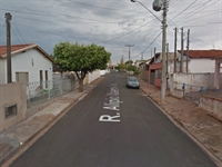 O fato foi registrado na rua Alípio Valente Filho, no bairro Chácara da Aviação (Foto: Reprodução)