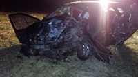 Dianteira do carro que cantor de pagode dirigia ficou destruída (Foto: Olímpia 24 Horas/Divulgação) 