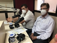 Os voluntários Adauto Mariola e Marcos Garcia, da Santa Casa, vieram à Cidade FM para explicar o contexto do leilão e como ele vai funcionar (Foto: A Cidade)