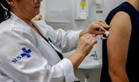 Vacina contra gripe está disponível para todos em Álvares Florence