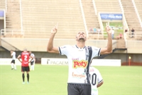 O centroavante Felipe foi o autor de um dos gols da Alvinegra no amistoso contra o Linense