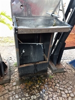 Em decorrência do ato de vandalismo de ontem, houve um vazamento, que exigiu o fechamento do registro (Foto: Reprodução/Facebook)