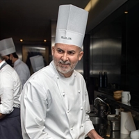 Senac Votuporanga promove aula-show com Geovane Carneiro, chef executivo do D.O.M.