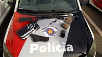 Armas foram apreendias na casa do homem suspeito de atirar contra vítima em Andradina — Foto: Arquivo Pessoa