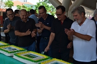 Dezenas de pessoas participaram do tradicional corte do bolo em comemoração aos 76 anos da ACV (Foto: A Cidade)