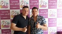 Zé Lucas e Renan estiveram ontem na rádio Cidade FM (Foto: Daniel Castro/A Cidade)
