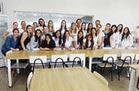 Alunos do curso de Nutrição da Funec em visita ao hospital 