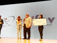 Instituição doou R$ 2,5 mil para a Associação, durante o programa SBT Interior do Bem (Foto: Divulgação/Unifev)
