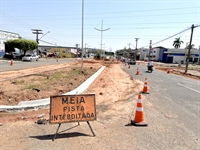 Trecho entre Sebastião Cecchini e Antonio Galera Lopes, no sentido centro/bairro, receberá pavimentação  (Foto: Prefeitura de Votuporanga)