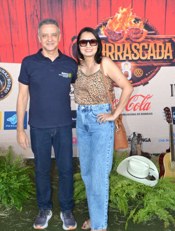 Hoje (02) é o dia de celebrar a vida e as conquistas da secretária da Cultura, Janaina Cristina, que comemora seu aniversário, cercada pelo carinho especial de amigos e familiares, que fazem questão de tornar essa data ainda mais significativa. Ao lado de seu marido Luis Torrinha, ela recebe as homenagens do dia, celebrando essa parceria cheia de amor, cumplicidade e afeto. Parabéns, Jana! Que sua caminhada seja iluminada, cheia de descobertas e muitas surpresas boas!