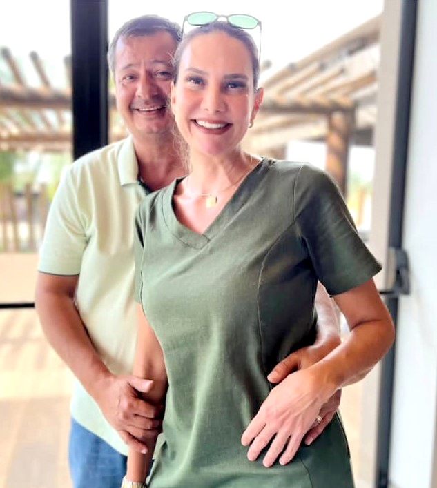 Abril começa em clima de celebração para o empresário Gustavo Neves que comemora seu aniversário nesta quinta-feira, celebrando mais um ano de vida repleto de bênçãos e gratidão. Ao seu lado, a esposa Cleia Comar, com quem compartilha momentos especiais e uma linda caminhada. Parabéns Gustavo, que este novo ciclo seja ainda mais próspero, cheio de conquistas, saúde e felicidade! 