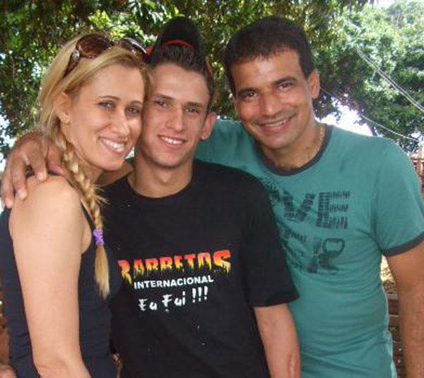 Neusa Salvino Casado, Uaidi Peres e Patrícia Doimo em inauguração da Uaidi