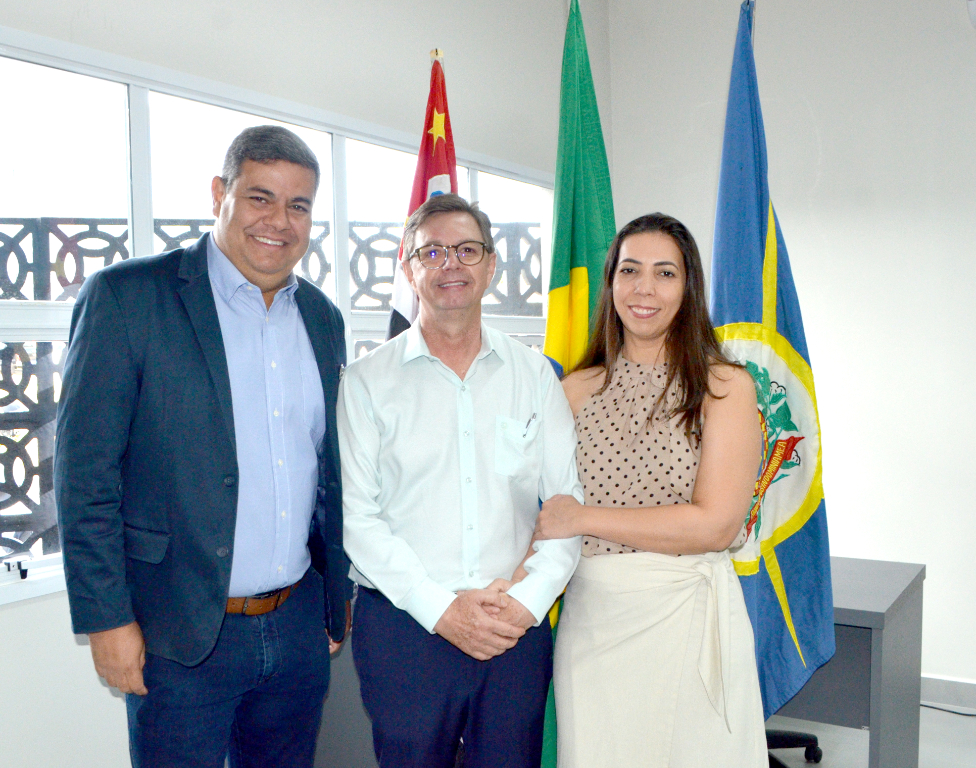 Daniel Leandro Boccardo, presidente da Aprepem - Associação Paulista de Entidades de Previdência do Estado e dos Municípios o diretor-presidente da Instituição, Adauto Mariola e sua esposa Claudia Gonzales.