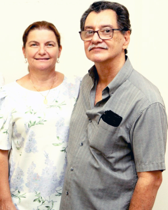 Celebrar a vida é reconhecer cada momento como um presente e é exatamente isso que o dentista Maurício de Jesus Pozzobon irá fazer no próximo dia 30, comemorar mais um ano de vida. Cercado pelo amor de sua esposa Meire e de sua filha Lívia ele recebe a idade nova com muita alegria e gratidão. Parabéns Dr. Maurpiciom que não faltem motivos para sorrir e saúde para seguir realizando sonhos!