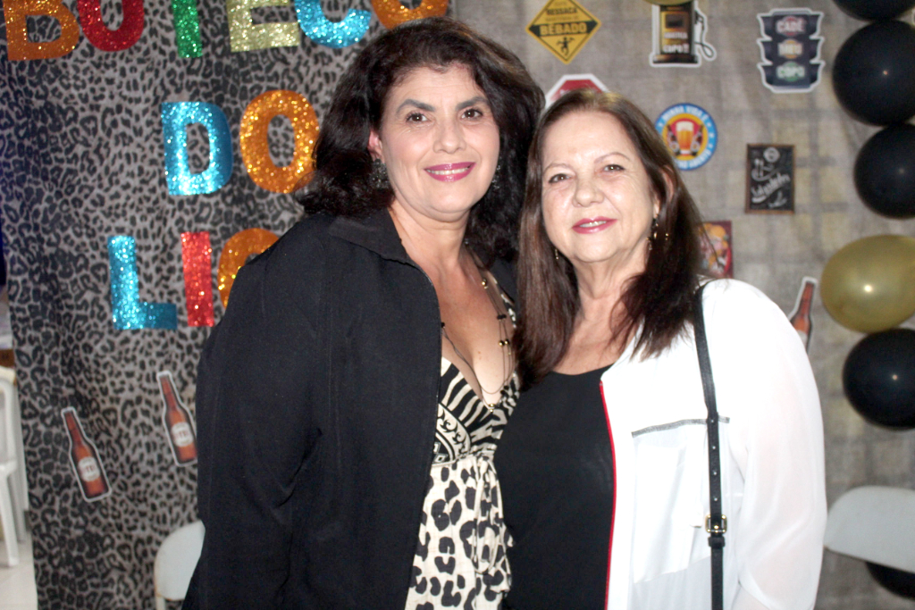 Marta Guena e Adriana, estiveram entre os convidados que prestigiaram a 12ª edição da Comida de Buteco, tradicional evento promovido pelo Lions Clube de Votuporanga. Elas aproveitaram juntas uma noite agradável, marcada pela boa gastronomia, reencontros e momentos de confraternização, reunindo a comunidade em torno de uma importante causa social.  