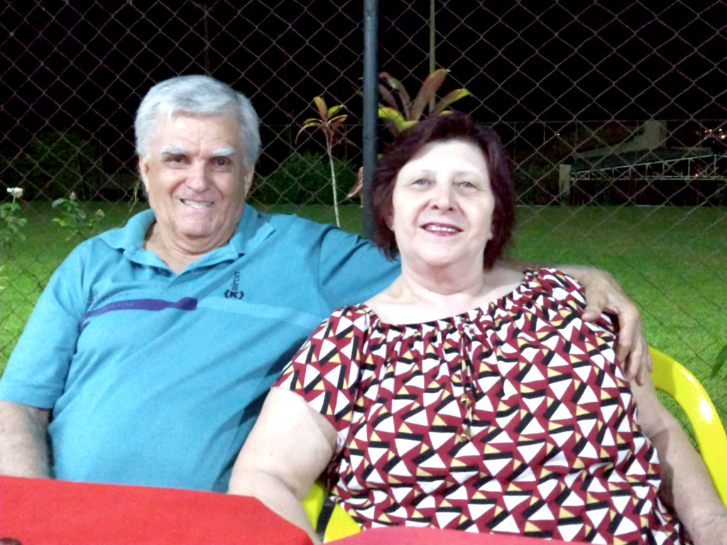 O dia ontem (29) foi especial para Mercedes Pianta Vieira, que celebrou mais um ano de vida. Ao lado do esposo Orlandinho, ela recebeu o carinho sincero dos familiares e amigos, que fizeram questão de homenageá-la nesta data tão querida. Entre abraços, mensagens afetuosas e muitos votos de felicidade, o desejo é de que nunca faltem motivos para sorrir, sonhar e comemorar. Feliz aniversário Mercedes! Que a vida continue lhe presenteando com saúde, paz e momentos inesquecíveis. 
